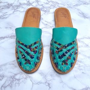 Anthropologie Latigo Leather Hibiscus woven slide Sz 9